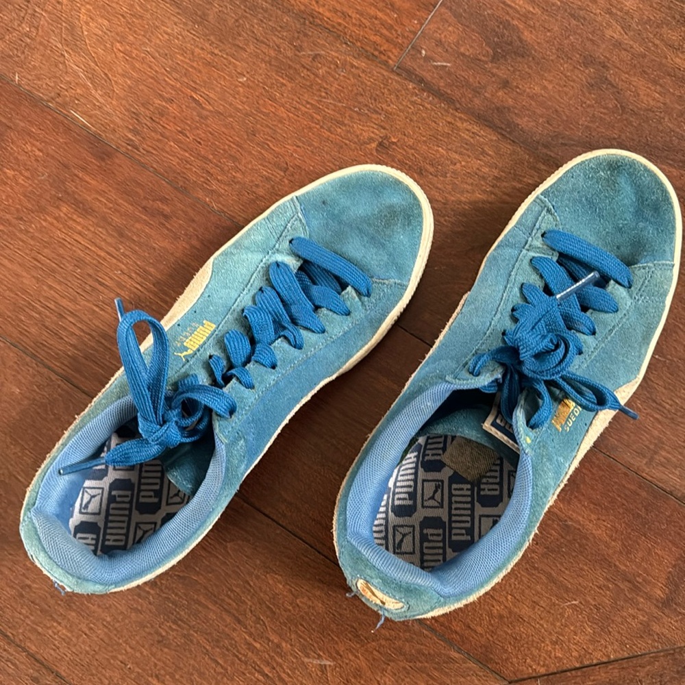 Women’s Pumas Sneakers